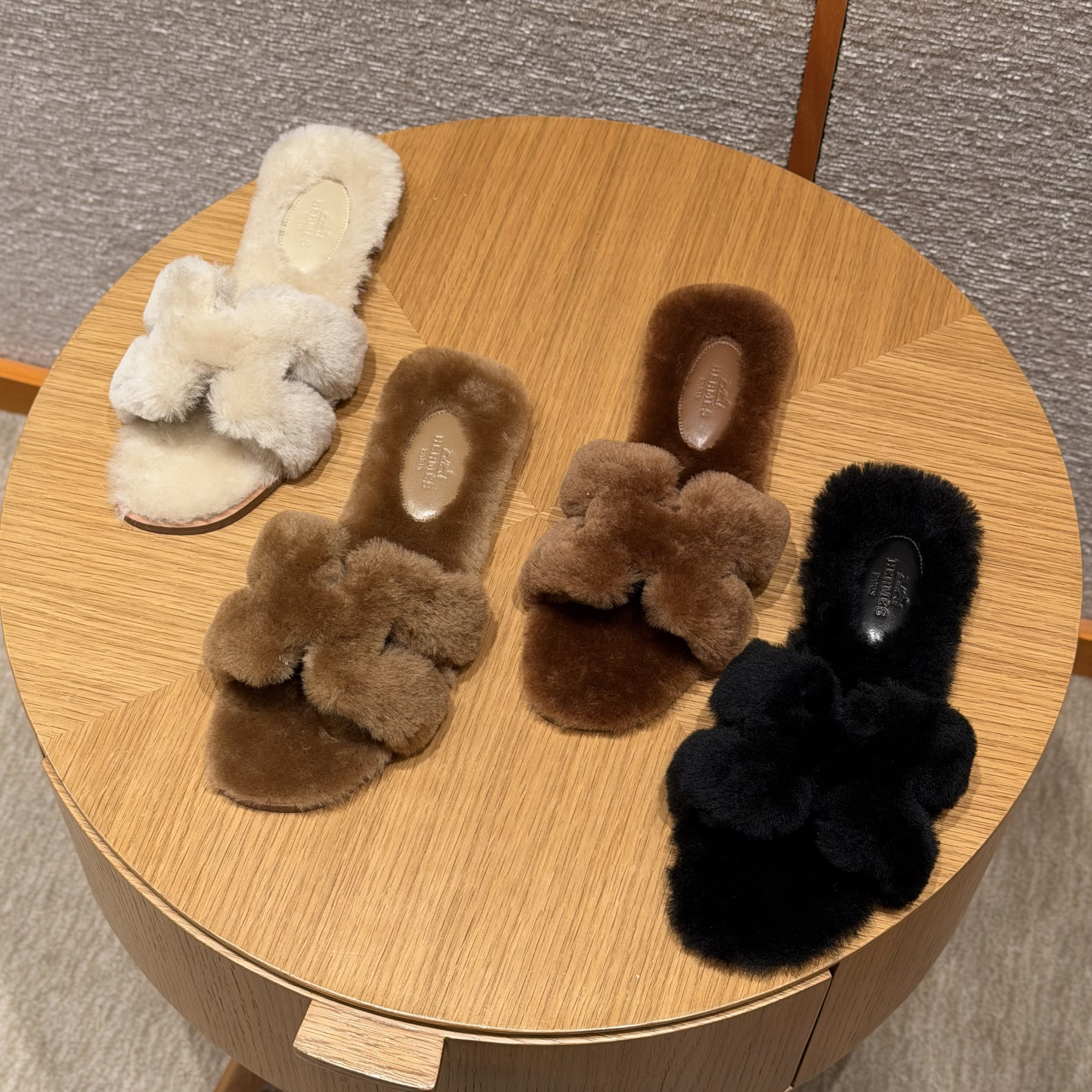 에르메스 시어링 오란 슬리퍼